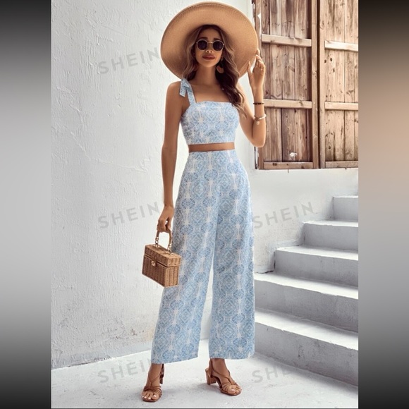 Blue & White Crop top and pants co-ord set - Picture 4 of 6